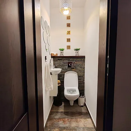 In The Center Βουκουρέστι