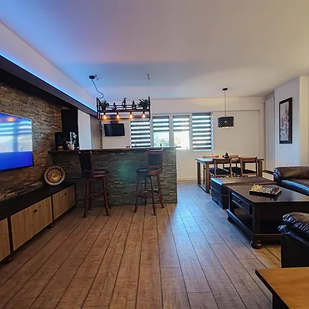 In The Center Βουκουρέστι