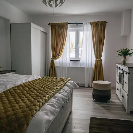 In The Center * בוקרשט